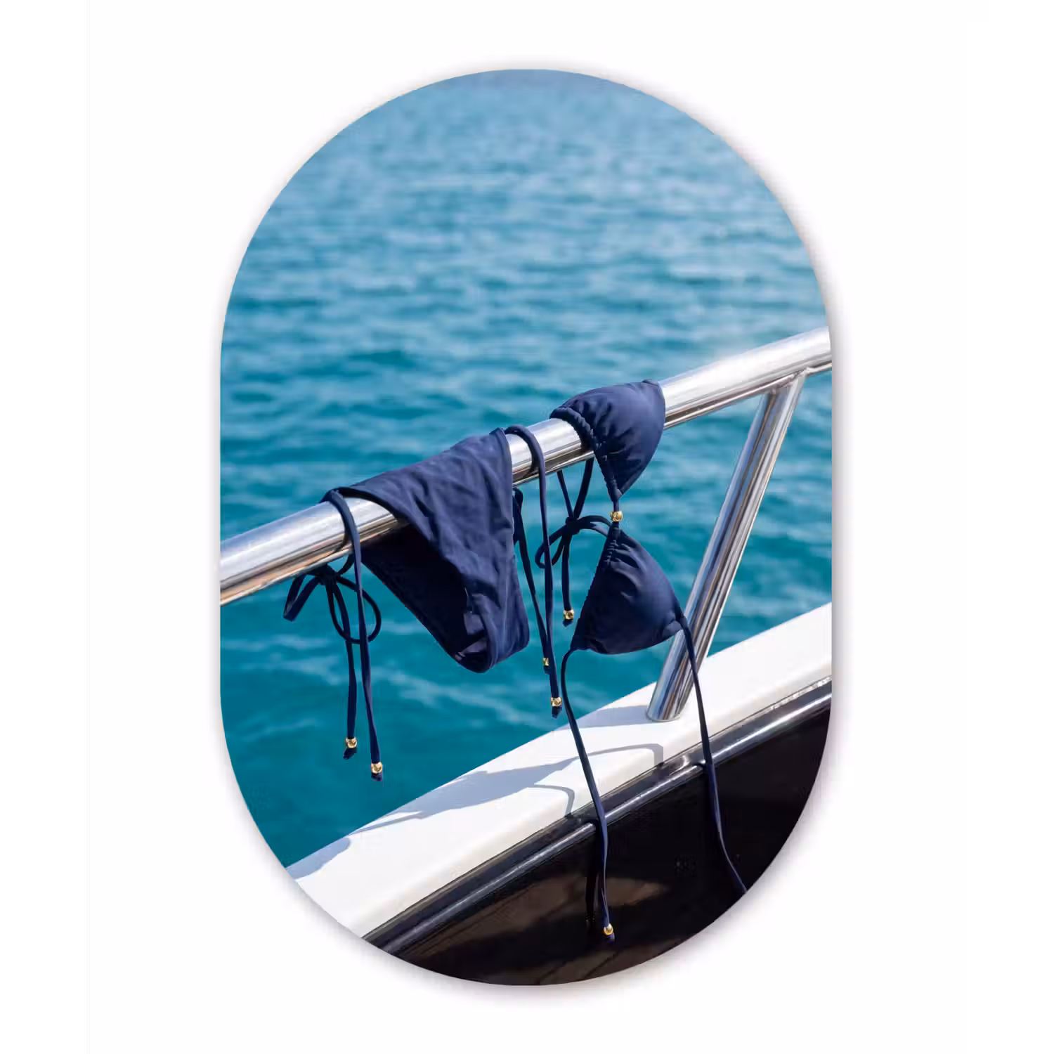 Bikini - Reling - Zee - Zomer - Blauw Wandcirkel Ovaal Aluminium middel -3d