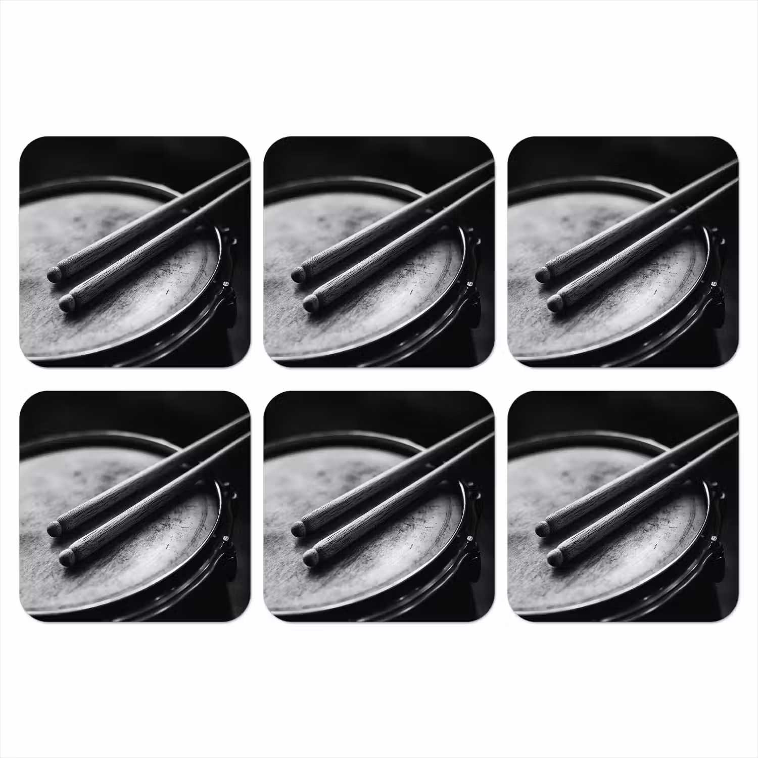 Trommel - Close-up - Drumstokken - Zwart onderzetter kurk middel -3d