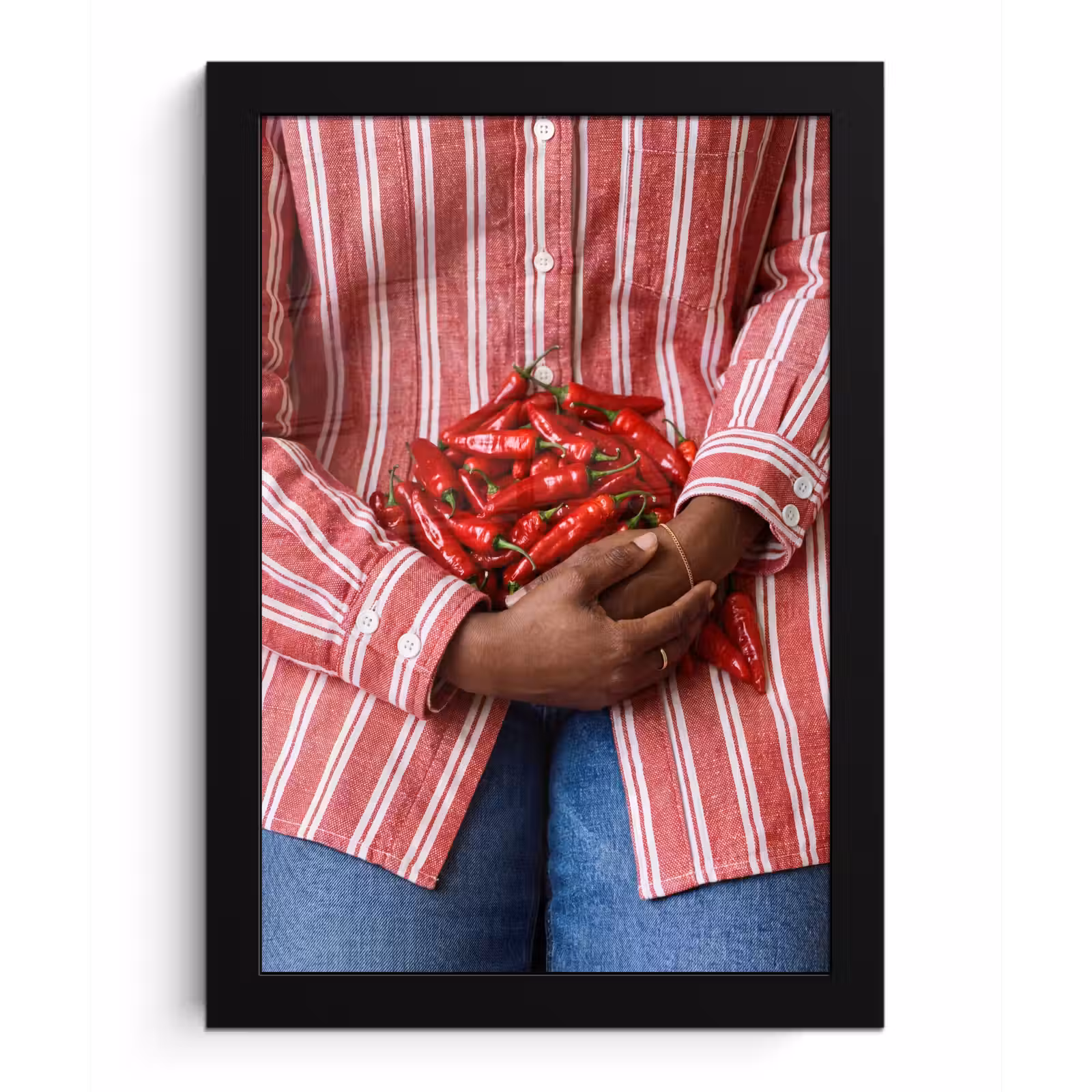 Framed Prints - Chili Peppers - Red - Hands - Chilipepers - Rood - Handen fotolijst zwart zonder passe partout klein