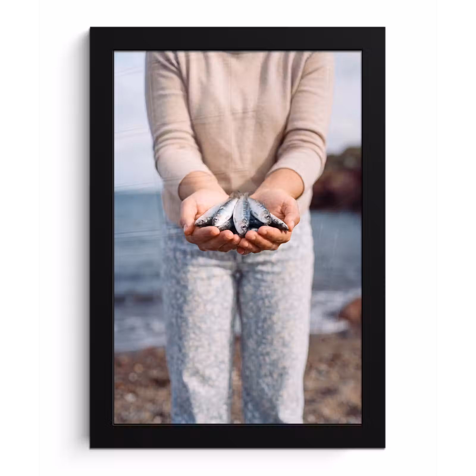 Framed Prints - Fish - Hands - Nature - Vis - Handen - Natuur fotolijst zwart zonder passe partout klein