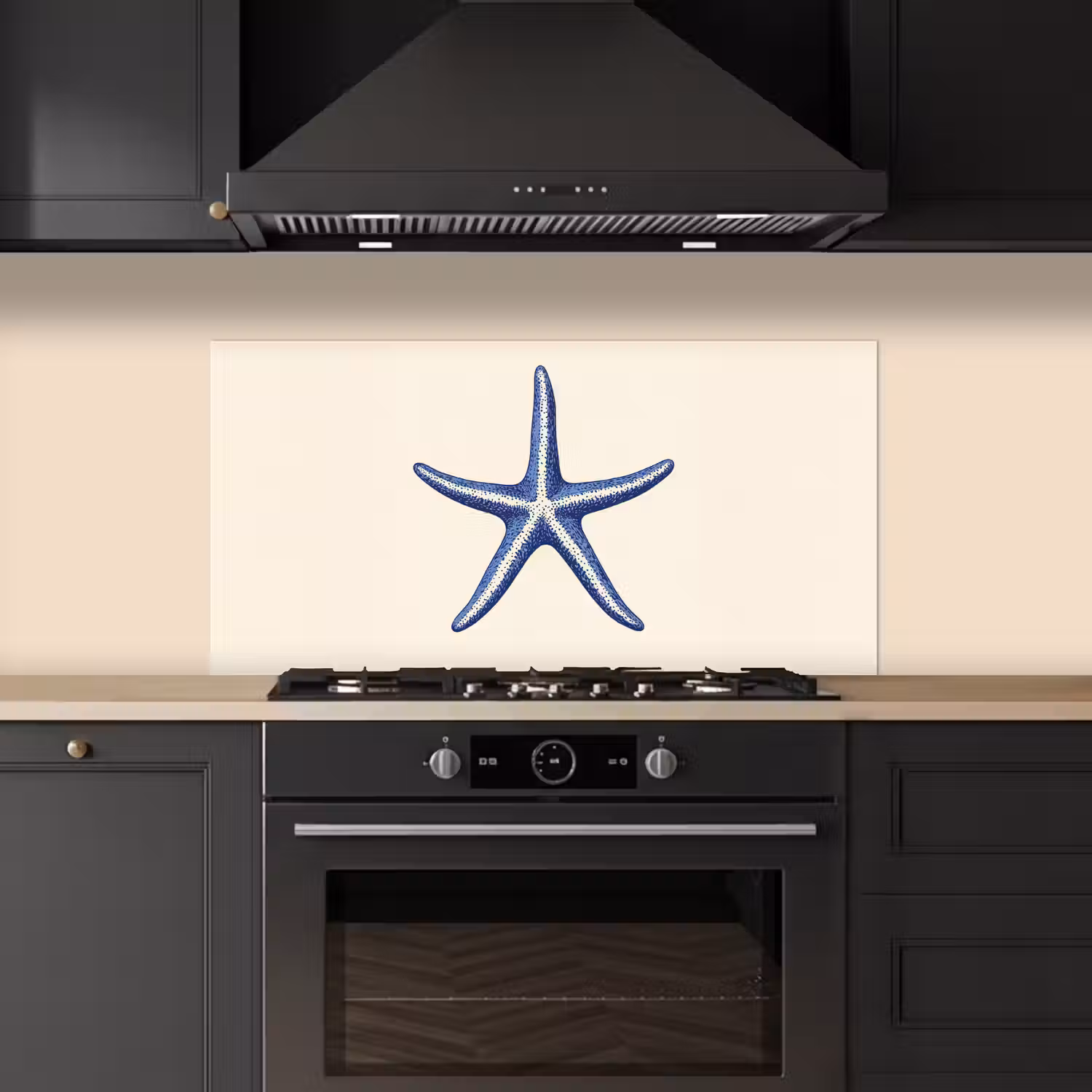 Blauwe zeester - Minimalistisch - Beige keuken achterwand spatscherm middel -sfeer1