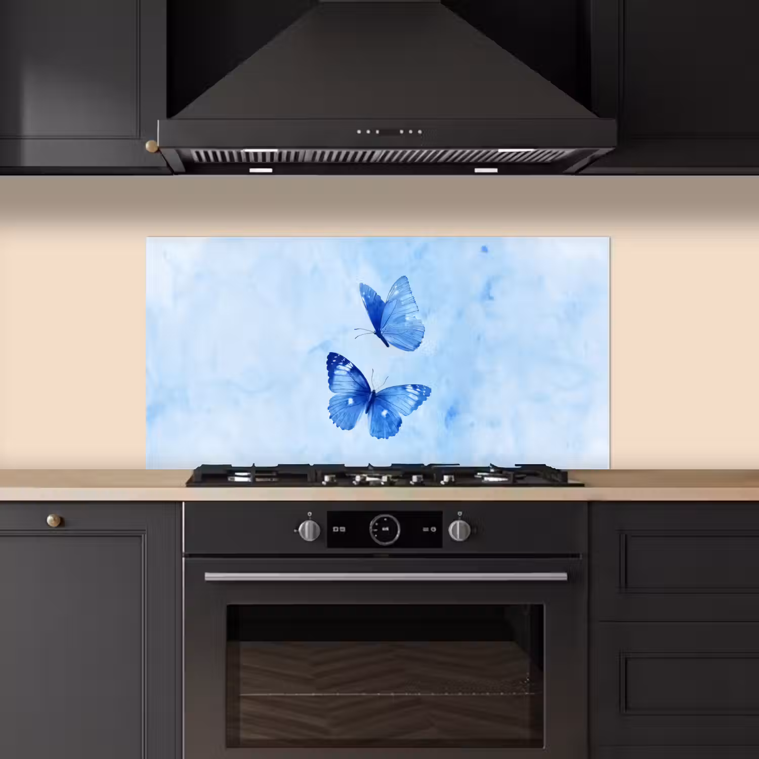 Vlinders - Sierlijk - Blauw keuken achterwand spatscherm middel -sfeer1