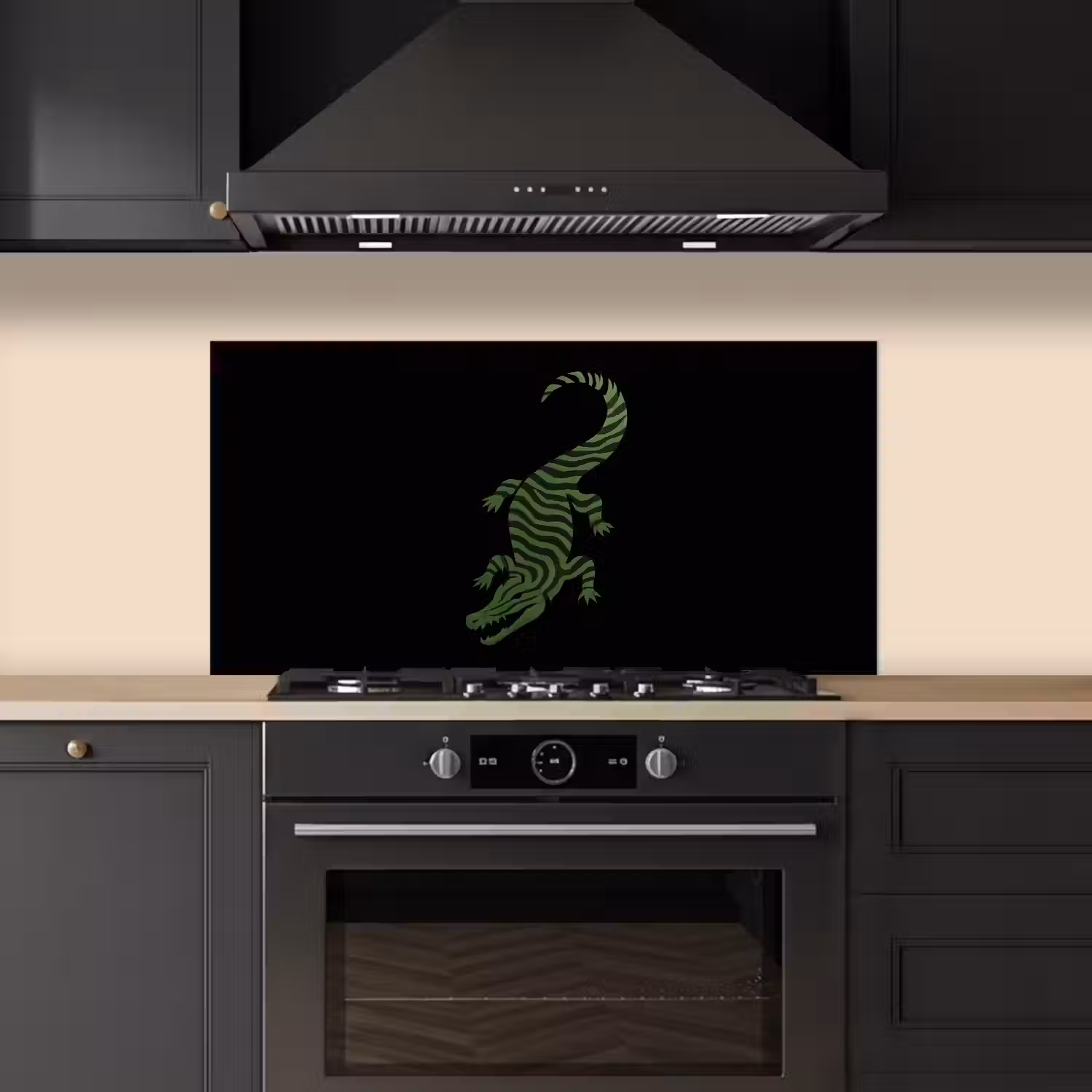 Krokodil - Groen - Tijgerachtig - Strepen keuken achterwand spatscherm middel -sfeer1