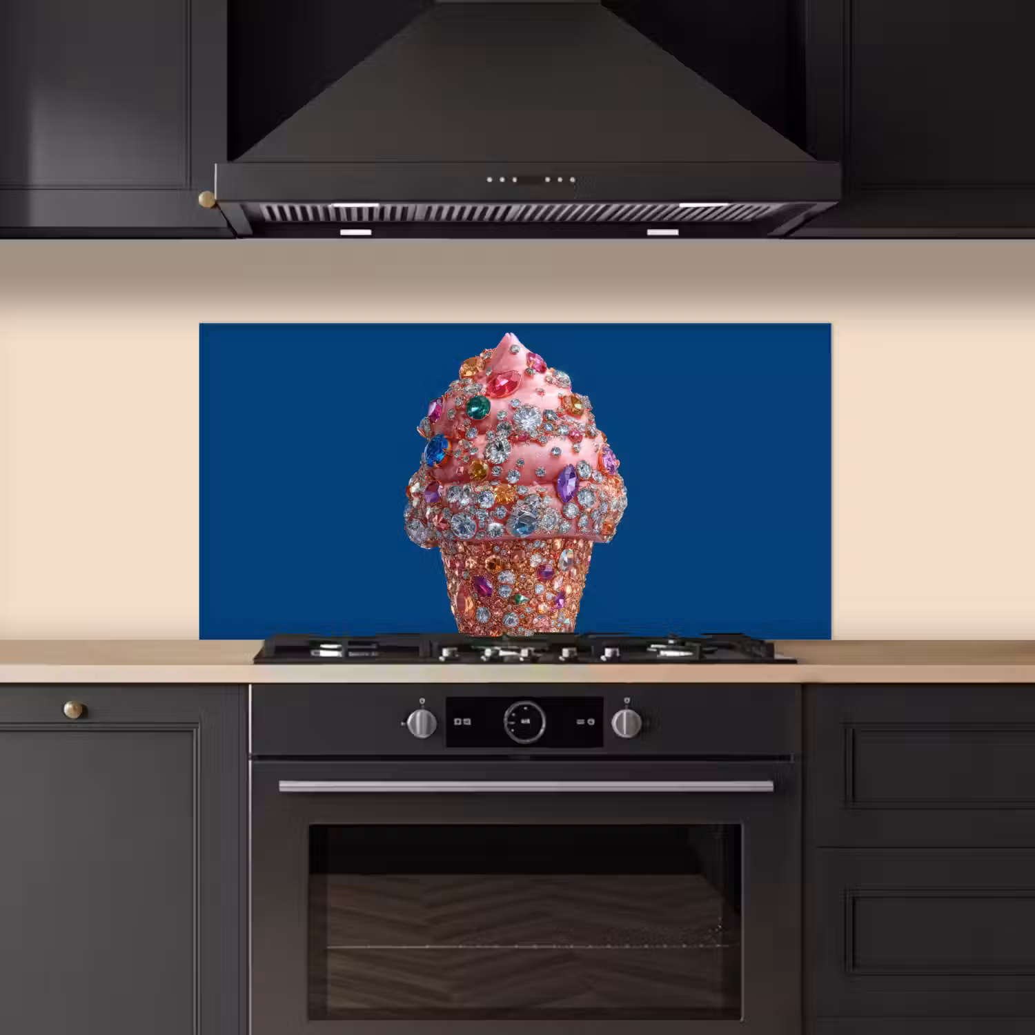 Ijsje - Hoorntje - Steentjes - Blauw keuken achterwand spatscherm middel -sfeer1