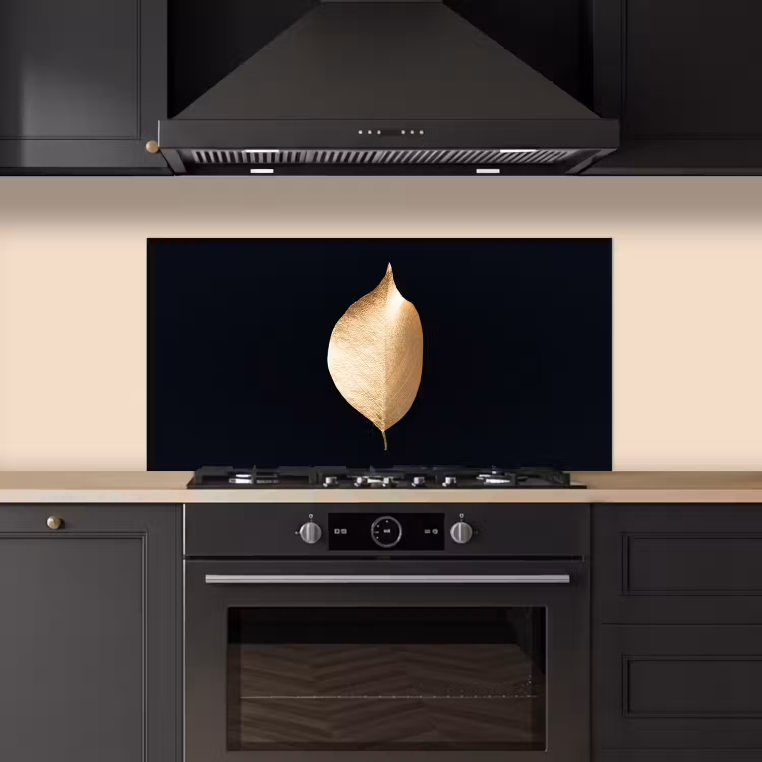 Bladeren - Goud - Zwart - Planten - Luxe keuken achterwand spatscherm middel -sfeer1