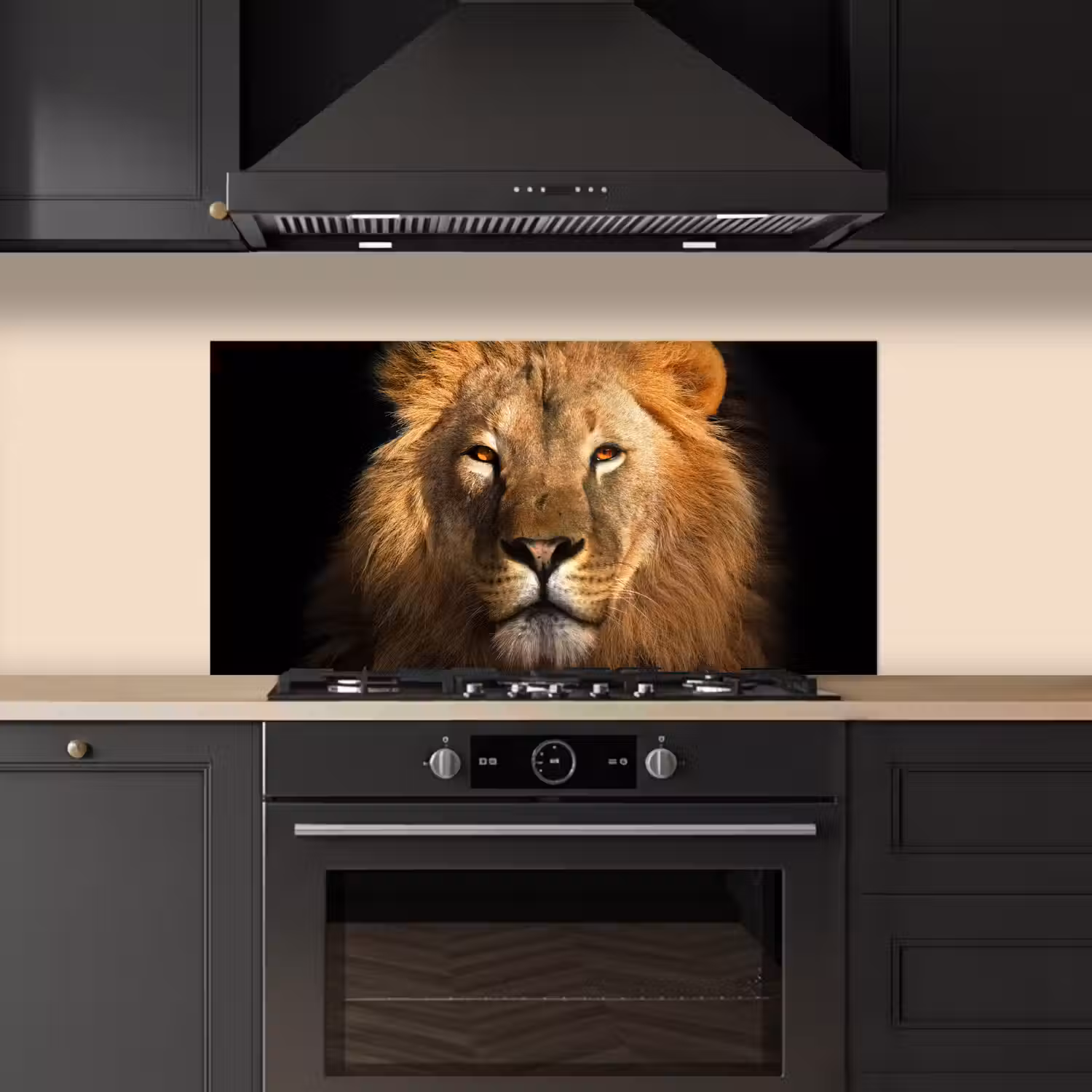 Leeuw - Dieren - Zwart - Licht - Bruin - Portret keuken achterwand spatscherm middel -sfeer1
