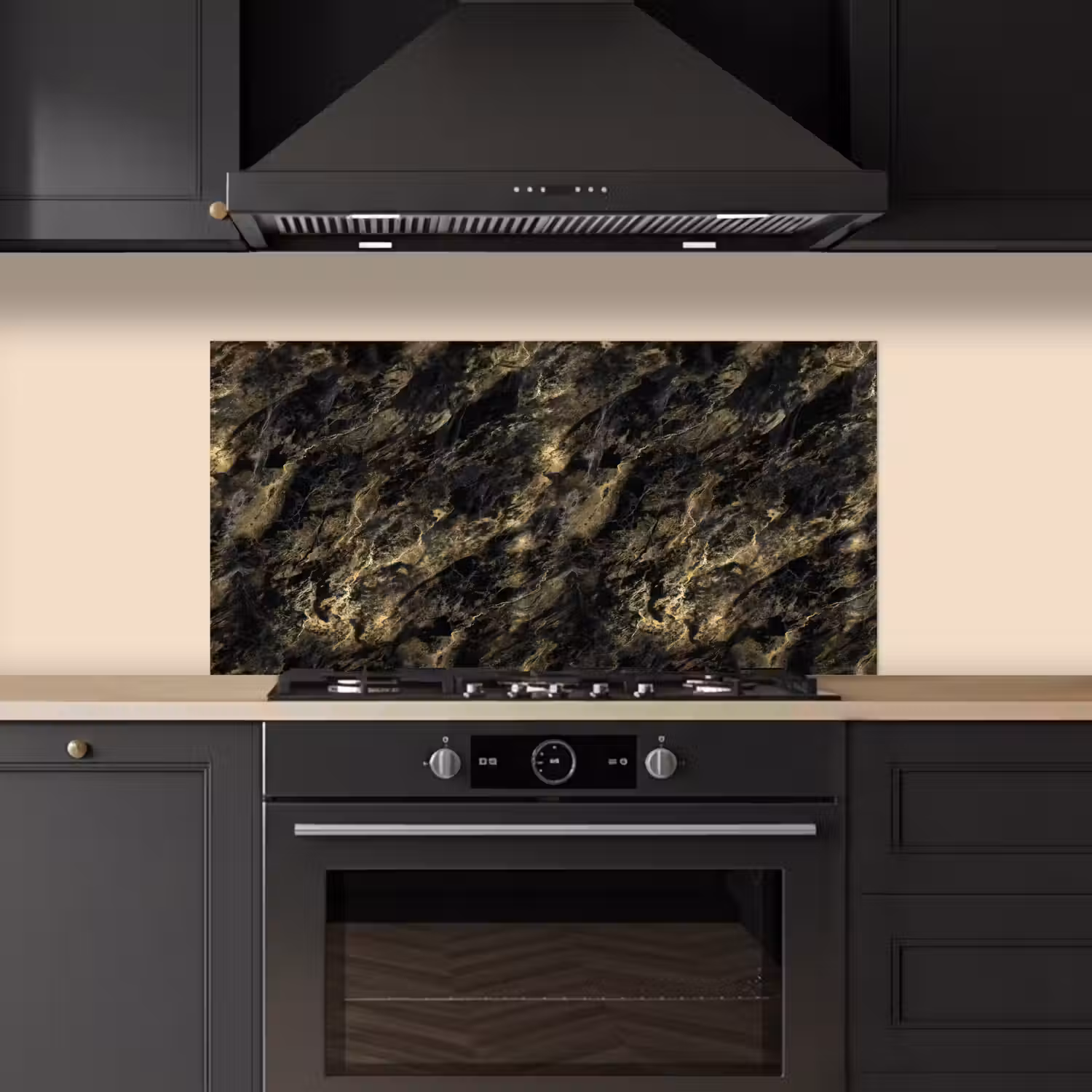 Marmer - Zwart - Goud keuken achterwand spatscherm middel 899 -sfeer1