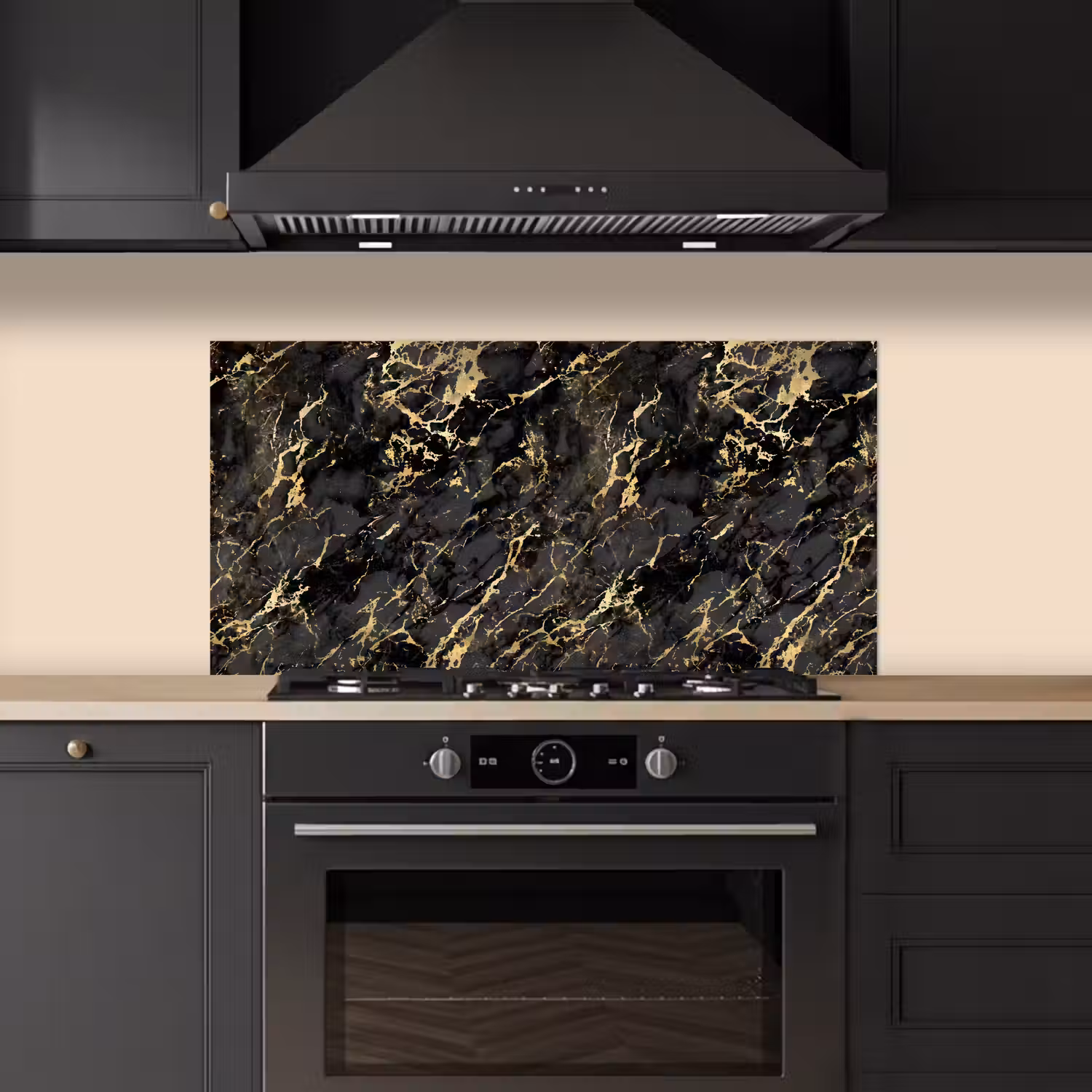 Marmer - Zwart - Goudstructuur keuken achterwand spatscherm middel 899 -sfeer1