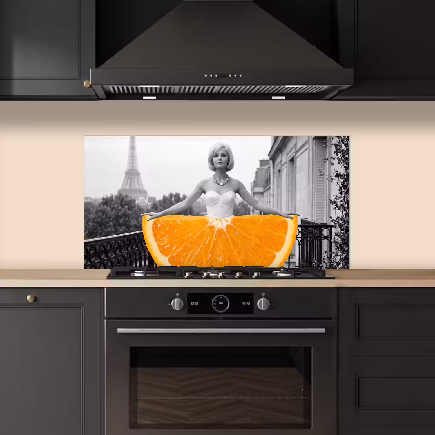 Sinaasappel - Eiffeltoren - Vrouw keuken achterwand spatscherm middel -sfeer1