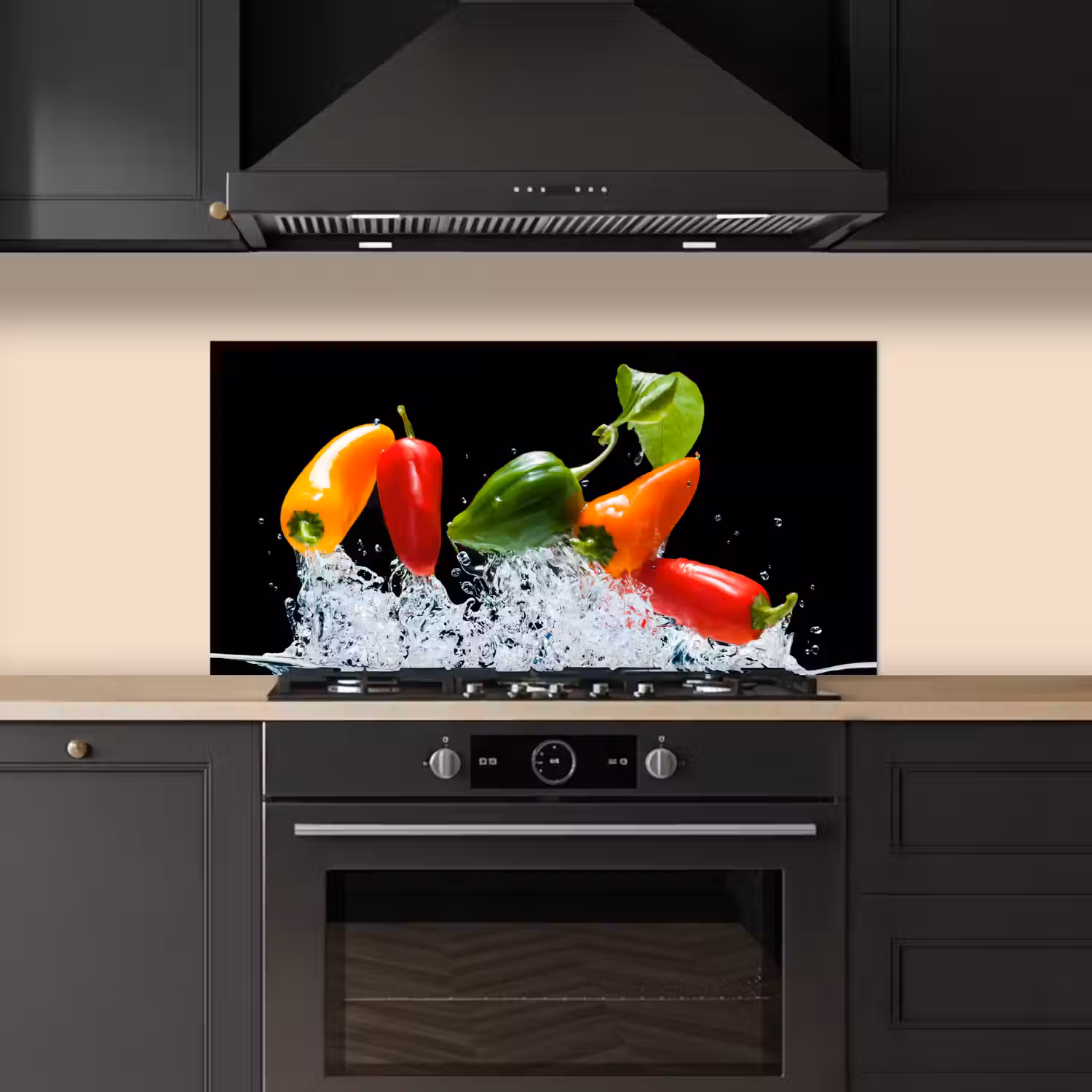 Pepers - Zwart - Groenten - Water - Blad keuken achterwand spatscherm middel -sfeer1