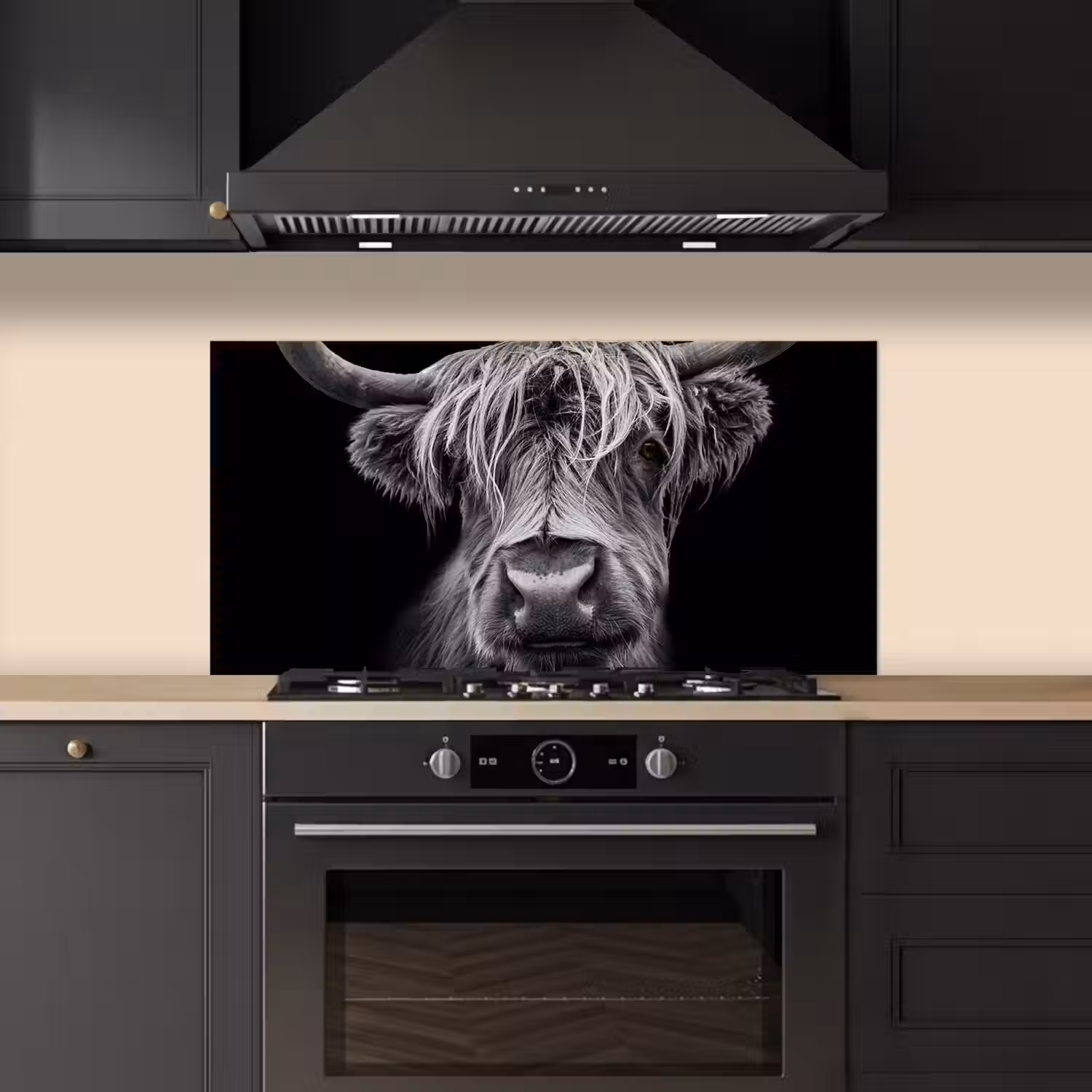 Schotse Hooglander - Horens - Zwart - Wit - Koe - Wild - Dieren keuken achterwand spatscherm middel -sfeer1