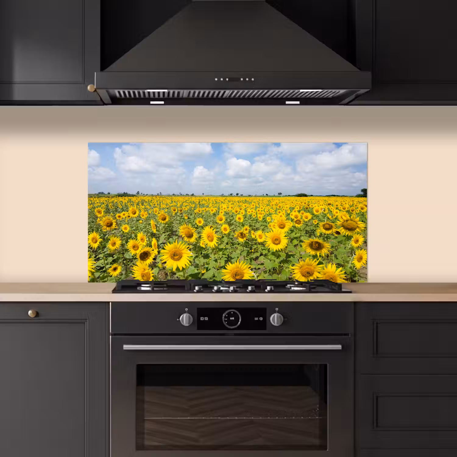 Zonnebloemen - Bloemen - Wolken - Natuur - Geel - Landschap keuken achterwand spatscherm middel -sfeer1