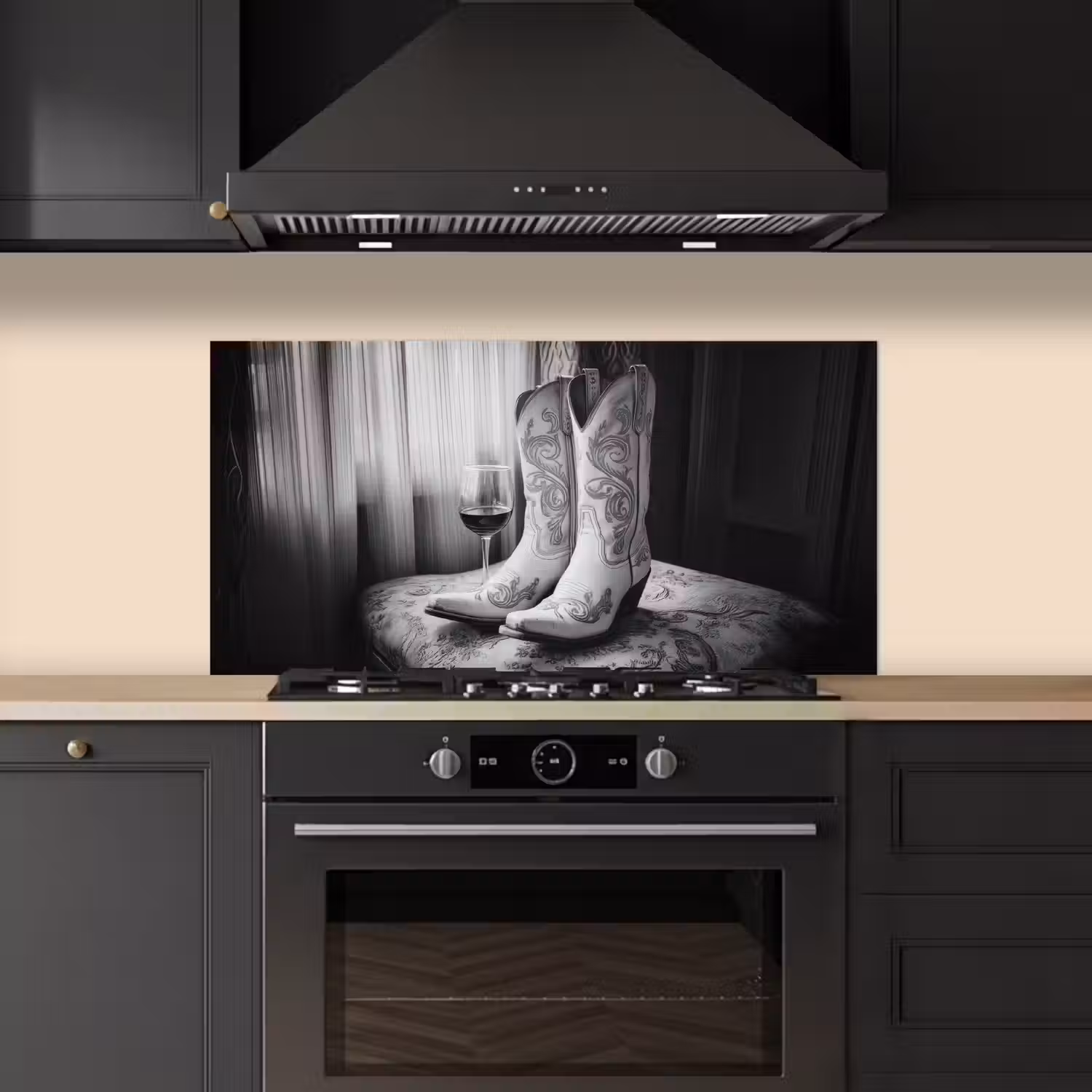 Wijn - Cowboylaarzen - Raamlicht - Wit keuken achterwand spatscherm middel -sfeer1