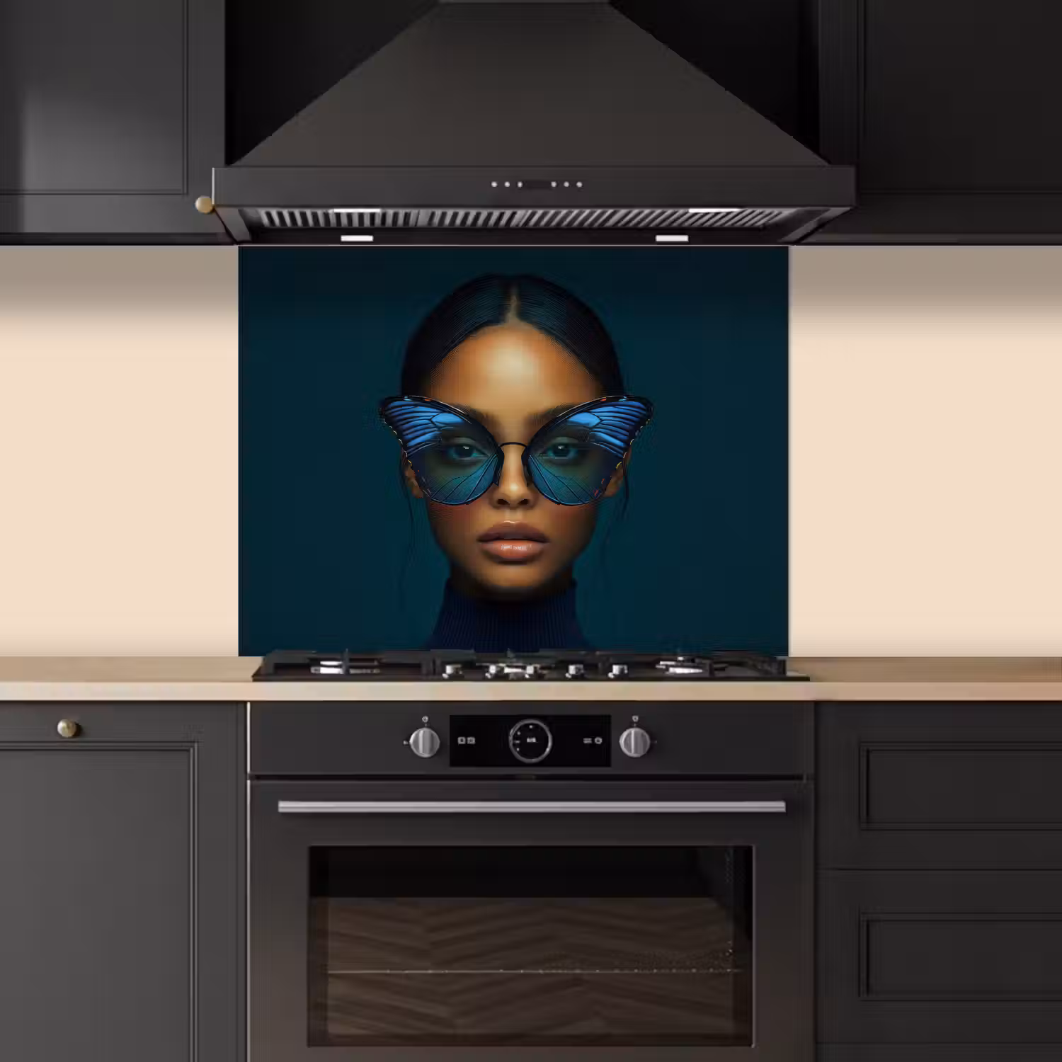 Vrouw - Vlinder - Bril - Blauw - Modern - Portret keuken achterwand spatscherm middel -sfeer1