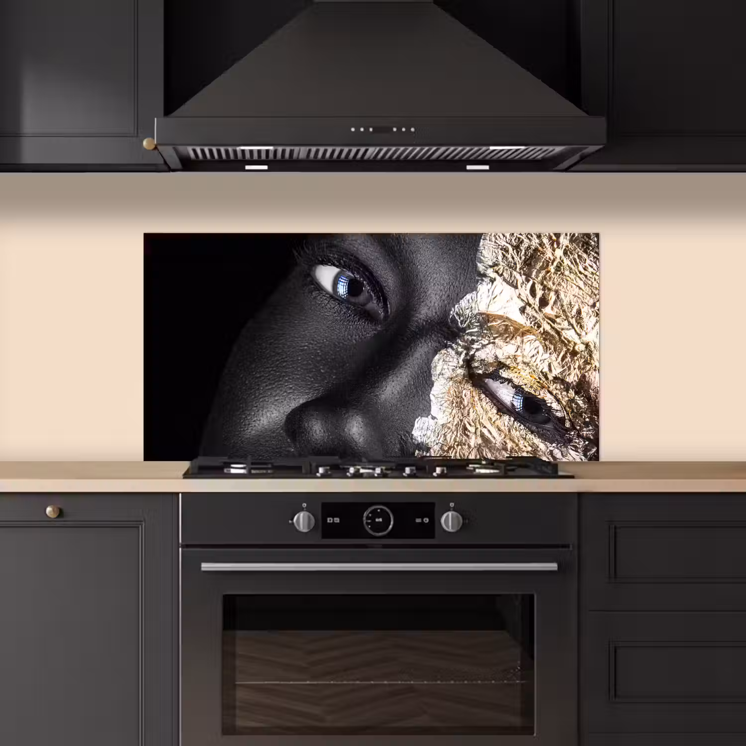 Vrouw - Goud - Zwart - Verf - Luxe keuken achterwand spatscherm middel -sfeer1