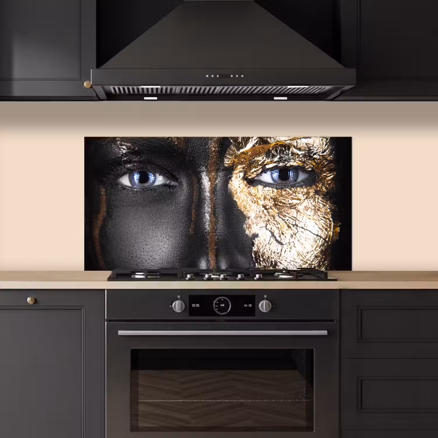 Vrouw - Bladgoud - Zwart - Goud - Luxe keuken achterwand spatscherm middel -sfeer1
