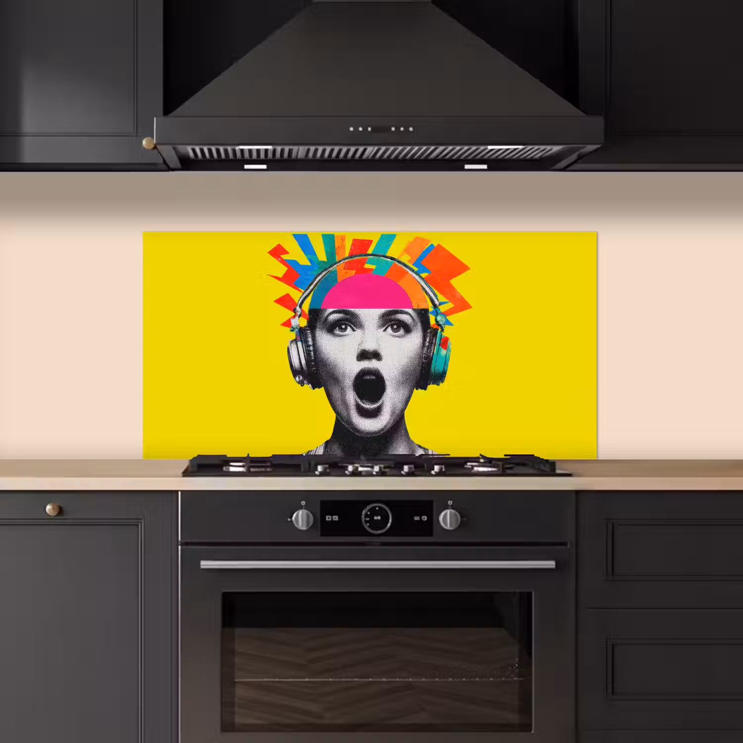 Vrouw - Koptelefoon - Geel keuken achterwand spatscherm middel -sfeer1