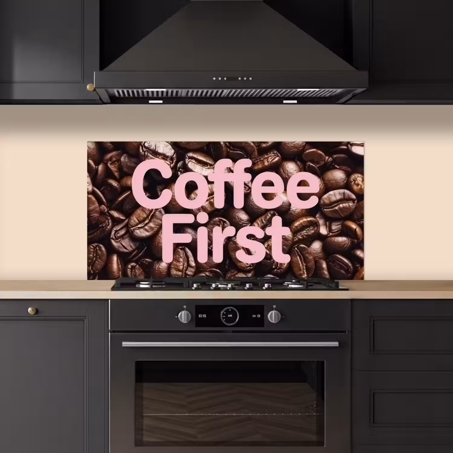 Coffee First - Koffiebonen - Roze keuken achterwand spatscherm middel -sfeer1