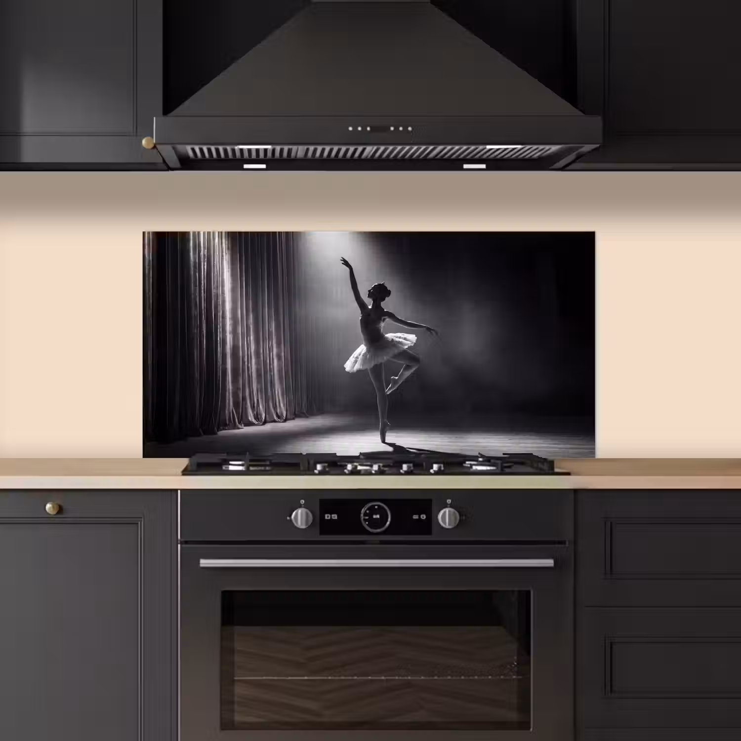 Danser - Podium - Zwart-wit - Kunst - Klassiek keuken achterwand spatscherm middel -sfeer1