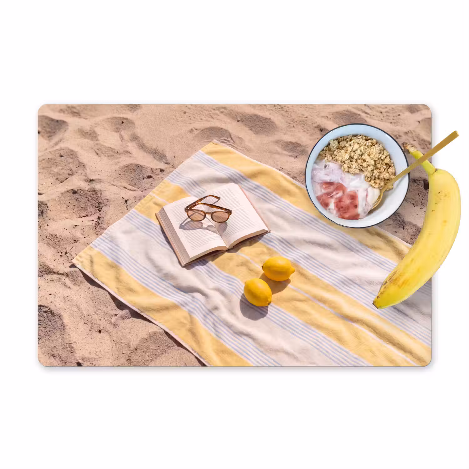 Boek - Zonnebril - Strand - Zomer - Geel Placemat vinyl groot -zzzproduct_Kitchenyeah-website