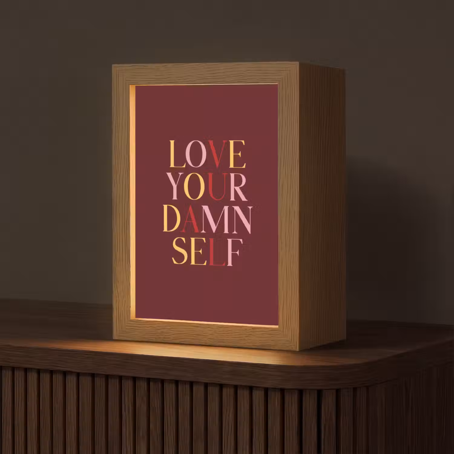 Love your damn self - Kleurrijk - Bordeaux Light Box met kabel (Tafellamp) klein -z3d_website