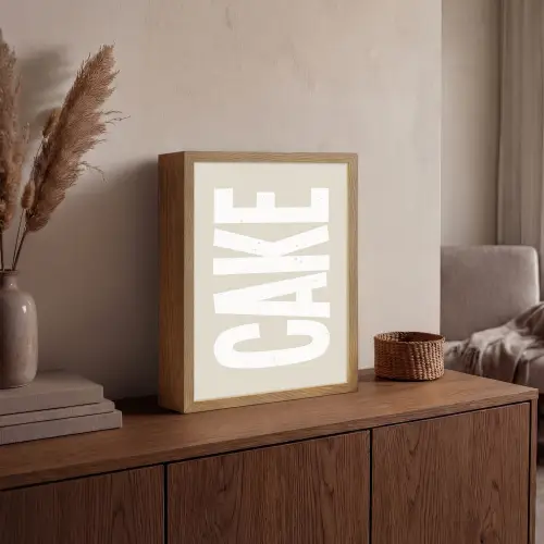 Cake - Woord - Japandi - Wit Light Box met batterij (Wandlamp) middel -sfeer2