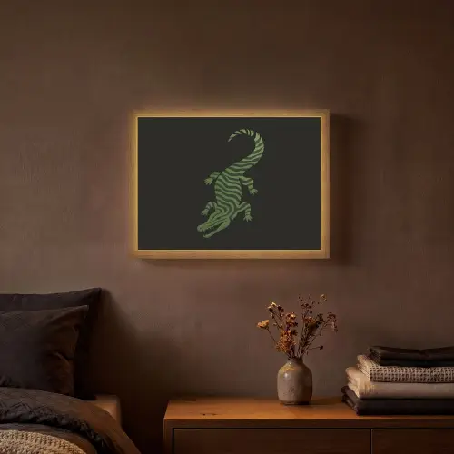 Krokodil - Groen - Tijgerachtig - Strepen Light Box met batterij (Wandlamp) middel -sfeer4
