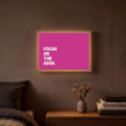 Focus on the good - Roze - Simple Light Box met batterij (Wandlamp) middel -sfeer4