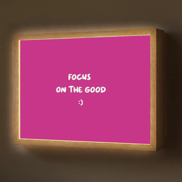Focus - Smiley - Roze Light Box met batterij (Wandlamp) middel -z3d_website