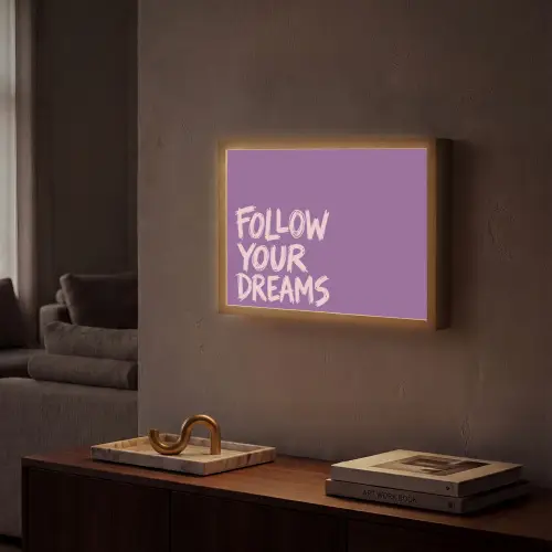 Follow your dreams - Paars - Penseeltextuur Light Box met batterij (Wandlamp) middel -sfeer1