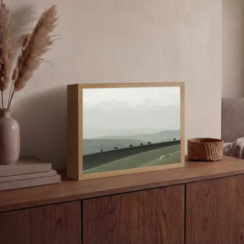 Grijs - Berg - Paarden Light Box met batterij (Wandlamp) middel -sfeer2