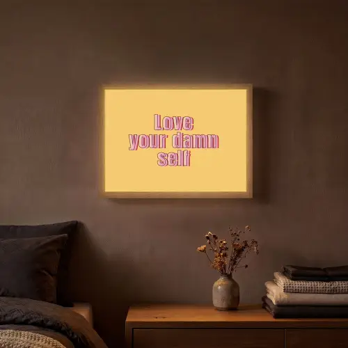 Love yourself - Roze - Geel Light Box met batterij (Wandlamp) middel -sfeer4