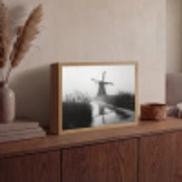 Molen - Weerspiegeling - Landschap - Water Light Box met batterij (Wandlamp) middel -sfeer2