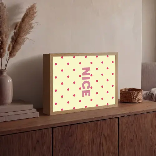 Nice - Stippen - Roze - Geel Light Box met batterij (Wandlamp) middel -sfeer2