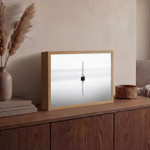 Zeilboot - Zwart - Water - Silhouet Light Box met batterij (Wandlamp) middel -sfeer2