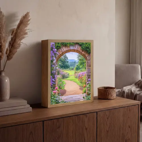 Doorkijk - Poort - Bloemen - Tuin Light Box met batterij (Wandlamp) middel -sfeer2