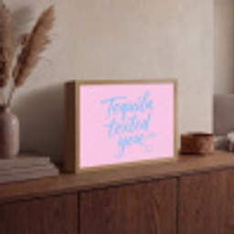 Tequila texted you - Roze - Blauw Light Box met batterij (Wandlamp) middel -sfeer2