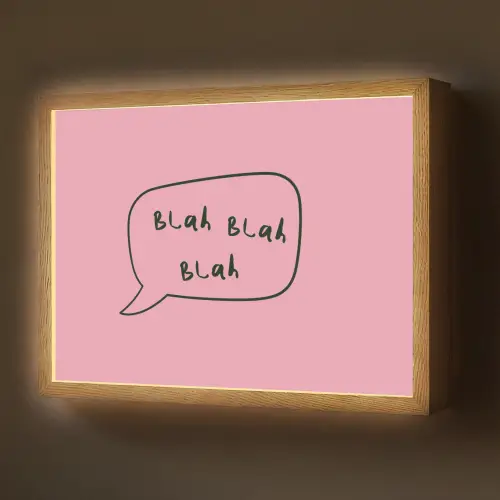 Tekstwolkje - BLAH BLAH BLAH - Roze Light Box met batterij (Wandlamp) middel -z3d_website