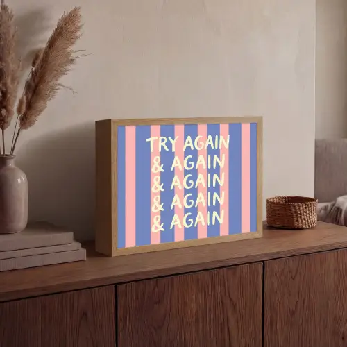 Try again - Strepen - Roze - Verticaal - Blauw Light Box met batterij (Wandlamp) middel -sfeer2