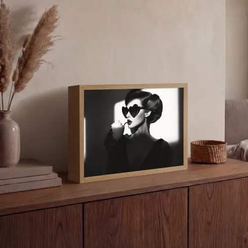 Vrouw - Zwart - Hart Light Box met batterij (Wandlamp) middel -sfeer2