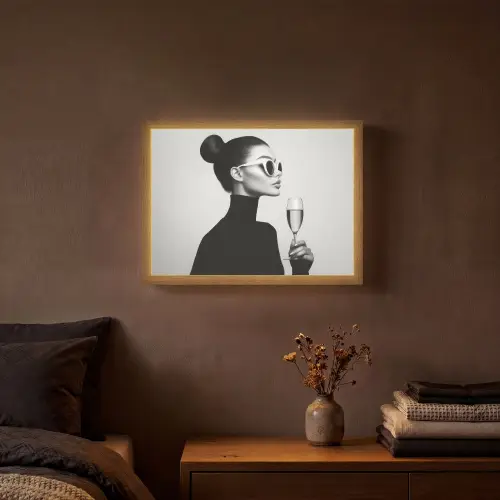 Vrouw - Champagne - Modern Light Box met batterij (Wandlamp) middel -sfeer4