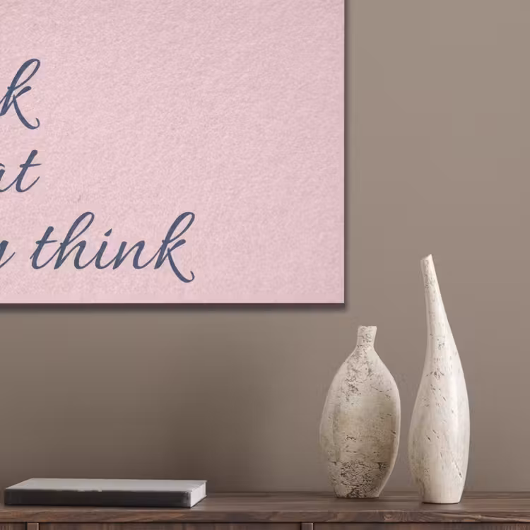 Fuck what they think - Roze - Minimalistisch PET vilt klein -sfeer6_closeup