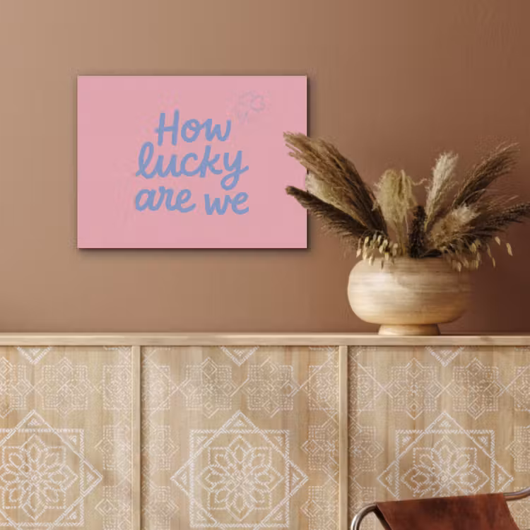 How lucky are we - Klavervier - Roze - Blauw PET vilt klein -sfeer4