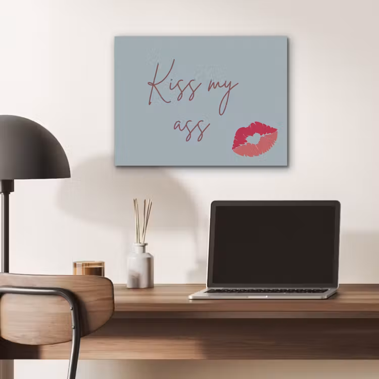 Kiss my ass - Lip - Blauw PET vilt klein -sfeer5