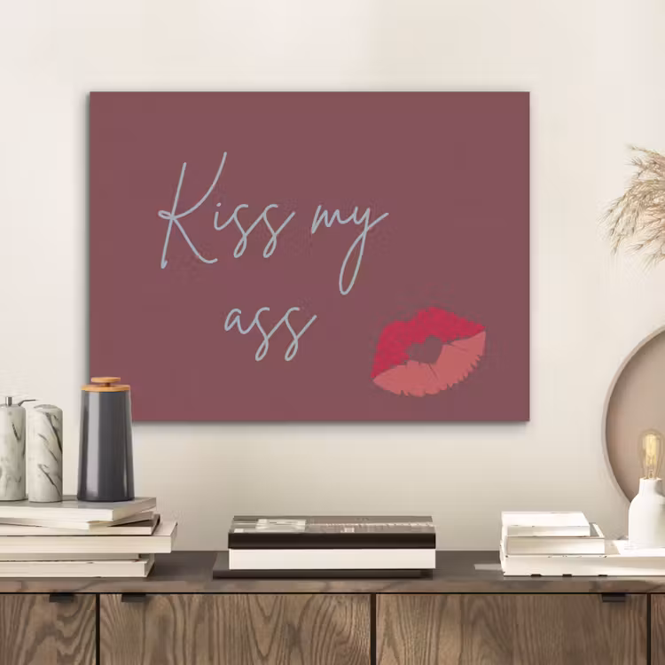 Kiss my ass - Lip - Bordeaux PET vilt klein -sfeer1