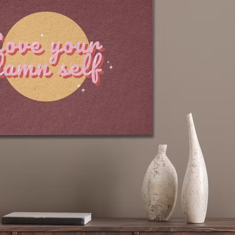 love your damn self - Cirkel - Glitter - Rood PET vilt klein -sfeer6_closeup