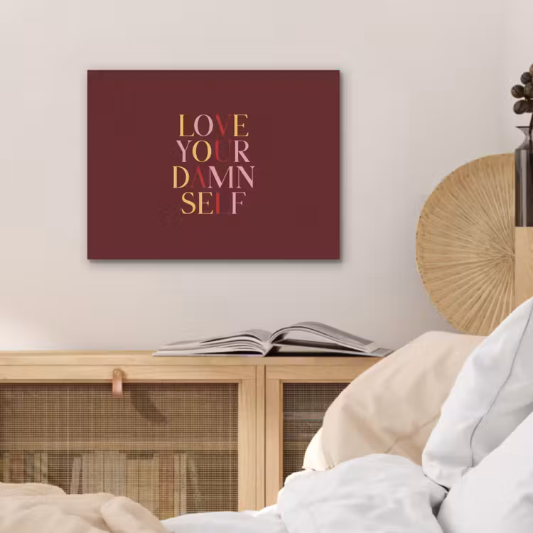 Love your damn self - Kleurrijk - Bordeaux PET vilt klein -sfeer3