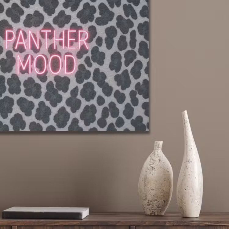 Panterprint - Zwart - Neonletters - Roze PET vilt klein -sfeer6_closeup