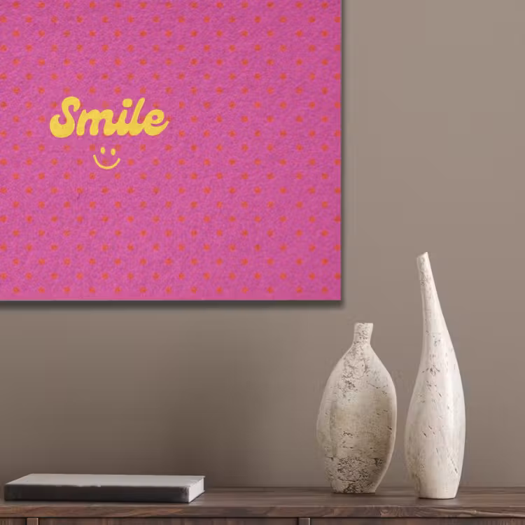 Smile - Stippen - Geel - Smiley - Roze PET vilt klein -sfeer6_closeup