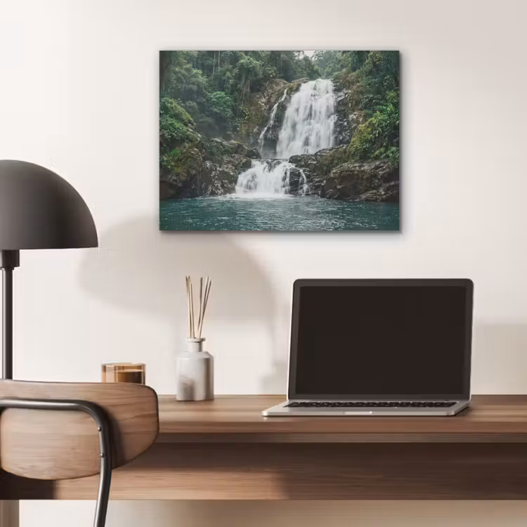 Waterfall - Forest - Nature - Greenkhgyguyg PET vilt klein -sfeer5